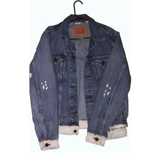 VERY RARE! DISTRESSED LEVI’S BUTTON DENIM JACKET!